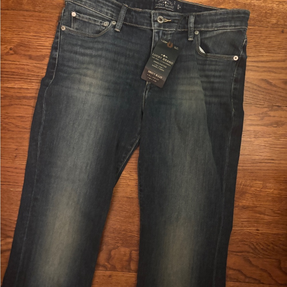 Lucky Brand Straight Leg Jeans in Faded Blue Wash